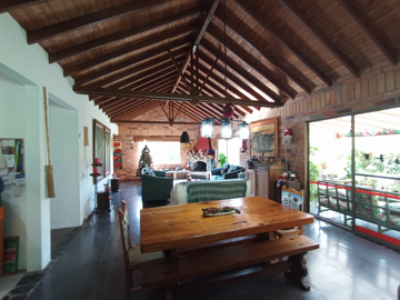 casa en arriendo/venta en lagos del retiro. Cod A400495