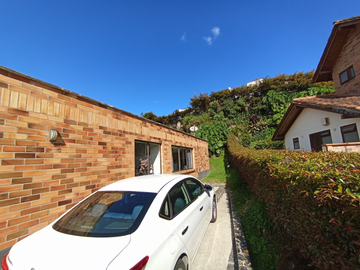 casa en arriendo/venta en lagos del retiro. Cod A400495