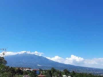 Bisa disewakan, Jual Rumah Villa View Gunung Arjuna Investasi Menguntungkan | 0