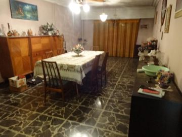 Casa para 2 Familias en venta en Lanus Oeste