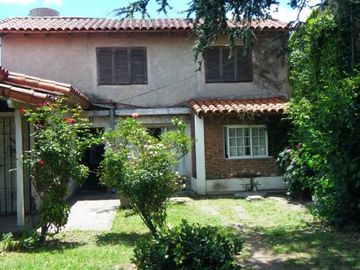 DOS CASAS/ 4 HAB / TERRENO sup 500 m2/ EXCELENTE OPORTUNIDAD