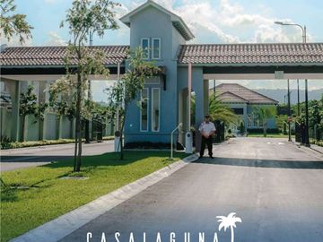 Venta de casa amplia con  acabados de lujo- Urb. Casalaguna- A pocos min. Riocentro Dorado.