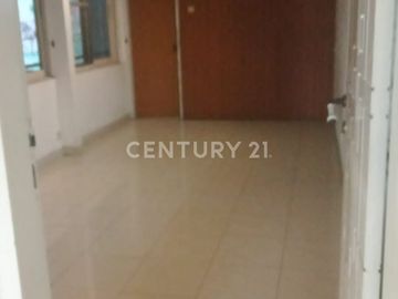 Rumah Lama Terawat Dalam Kawasan Elit Permata Hijau