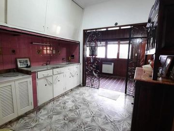 PH TIPO CASA CON PATIO, TERRAZA Y COCHERA