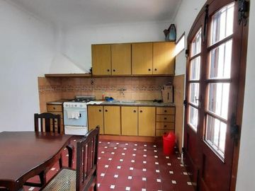 PH TIPO CASA CON PATIO, TERRAZA Y COCHERA