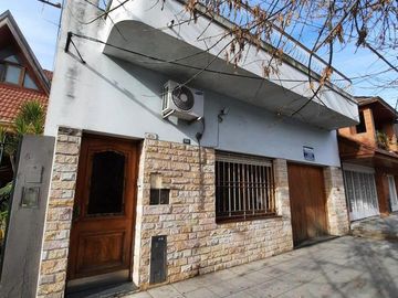 PH TIPO CASA CON PATIO, TERRAZA Y COCHERA
