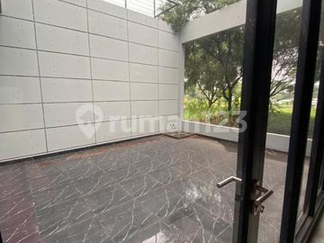 Rumah Modern Minimalist View Danau The Spring - Scarlet Gading Serpong