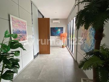 Rumah Modern Minimalist View Danau The Spring - Scarlet Gading Serpong