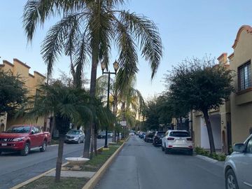 CASA EN VENTA EN HACIENDA LAS FUENTES