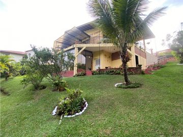 VENTA DE CASA CAMPESTRE VIA ARMENIA  LA TEBAIDA