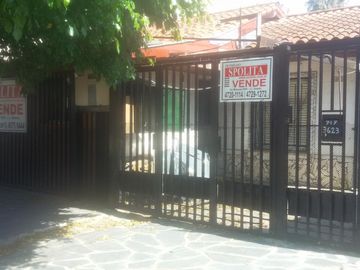 PROPIEDAD MULTIFAMILIAR, CASA 3 AMB + DEPARTAMENTO 2 AMB + DE MONOAMBIENTE