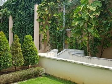RUMAH MEWAH STRATEGIS DI GADING SERPONG FULL FURNISHED 5.9 M (sarno)