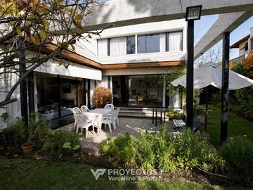 Casa en venta de 7 dorm. en Las Condes