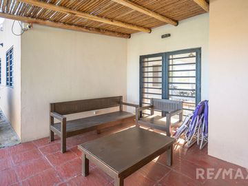 Venta Casa  4 Ambientes Pileta Quincho y Canchita
