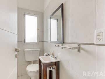 Venta Casa  4 Ambientes Pileta Quincho y Canchita
