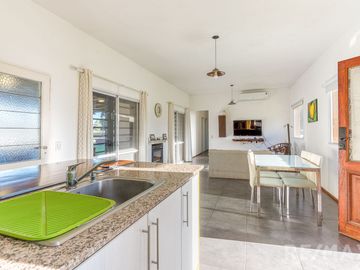 Venta Casa  4 Ambientes Pileta Quincho y Canchita