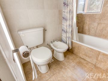Venta Casa  4 Ambientes Pileta Quincho y Canchita