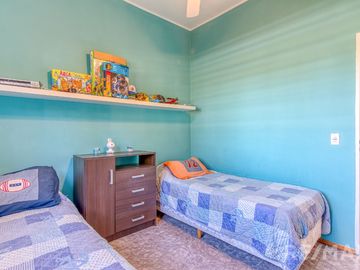 Venta Casa  4 Ambientes Pileta Quincho y Canchita