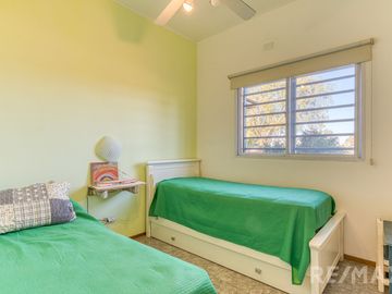 Venta Casa  4 Ambientes Pileta Quincho y Canchita