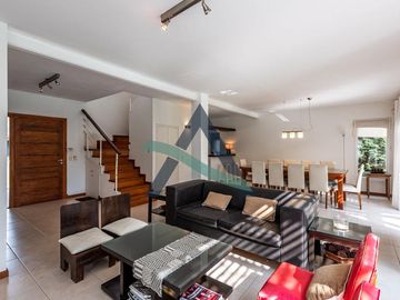 CASA 4 AMBIENTES C/PILETA CLIMATIZADA Y DEPENDENCIA DE SERVICIO
