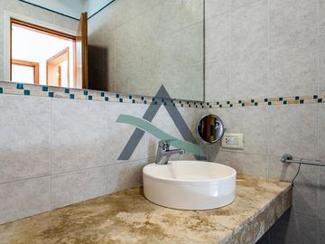 CASA 4 AMBIENTES C/PILETA CLIMATIZADA Y DEPENDENCIA DE SERVICIO