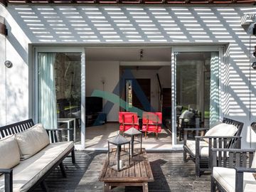 CASA 4 AMBIENTES C/PILETA CLIMATIZADA Y DEPENDENCIA DE SERVICIO