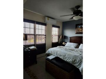 SE VENDE CASA REMODELADA EN SAN ANTONIO $295,000