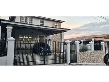 SE VENDE CASA REMODELADA EN SAN ANTONIO $295,000