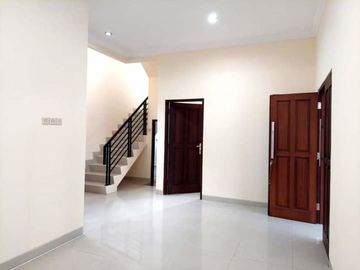 Rumah Modern Minimalis di Pondok Permai Kadipiro