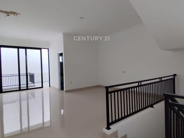 Rumah Tinggal Bangunan Baru Lokasi Strategis Di Pulomas R2015