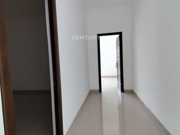 Rumah Tinggal Bangunan Baru Lokasi Strategis Di Pulomas R2015