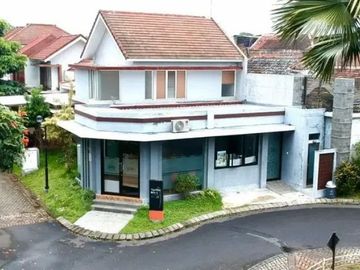 Rumah Hook 2 Lantai Luas 176 di Permata Jingga Sukarno Hatta Malang