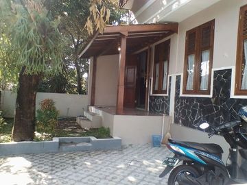 Rumah Etnik Full Furnish dekat Malioboro