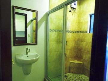 Fully Furnished Apartment for Rent with 3 bedrooms and commo
