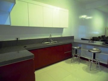 Fully Furnished Apartment for Rent with 3 bedrooms and commo