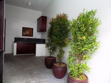 Fully Furnished Apartment for Rent with 3 bedrooms and commo