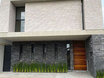 Casa en venta MODELO QUI-A Altos Juriquilla M2