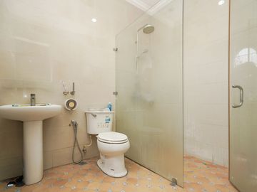 Rumah Luas 2 Lt 12 Menit ke Gerbang Tol Kuningan 1 Dibantu KPR J-53846