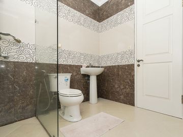 Rumah Luas 2 Lt 12 Menit ke Gerbang Tol Kuningan 1 Dibantu KPR J-53846