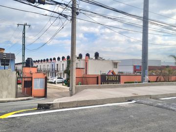 Casa en Venta en Los Ángeles Coronango con accesos rápidos y plazas cercanas.