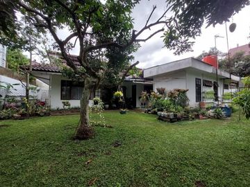 Rumah 2 Lantai asri sejuk nyaman Sariwangi Cihanjuang Bandung Barat