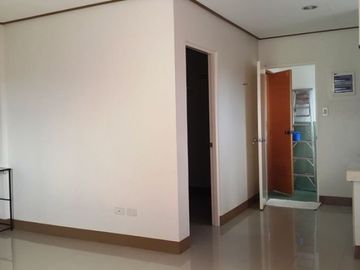 Two Storey House and Lot for Sale with 5 Bedrooms Located in