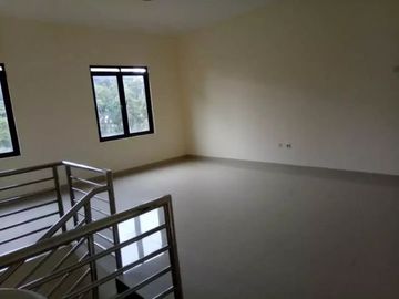 Rumah Kawaluyaan Soekarno hatta dekat arcamanik antapani kiaracondong