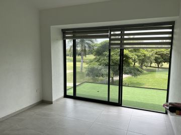 PRECIOSA RESIDENCIA COLINDANTE AL GREEN FRACC PARAÍSO COUNTRY CLUB