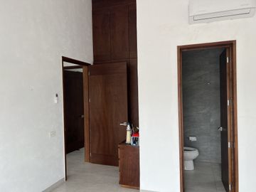 PRECIOSA RESIDENCIA COLINDANTE AL GREEN FRACC PARAÍSO COUNTRY CLUB