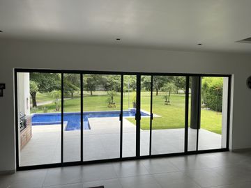 PRECIOSA RESIDENCIA COLINDANTE AL GREEN FRACC PARAÍSO COUNTRY CLUB