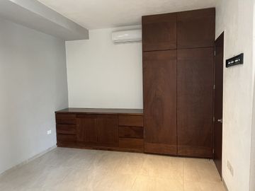 PRECIOSA RESIDENCIA COLINDANTE AL GREEN FRACC PARAÍSO COUNTRY CLUB