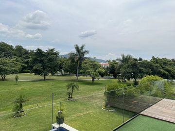 PRECIOSA RESIDENCIA COLINDANTE AL GREEN FRACC PARAÍSO COUNTRY CLUB