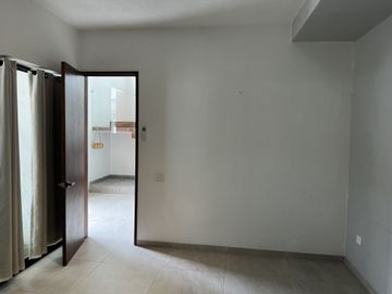 PRECIOSA RESIDENCIA COLINDANTE AL GREEN FRACC PARAÍSO COUNTRY CLUB