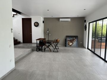 PRECIOSA RESIDENCIA COLINDANTE AL GREEN FRACC PARAÍSO COUNTRY CLUB